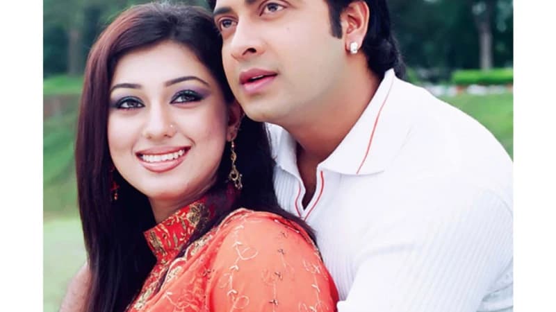 বুবলীর উচিত একজন ডাক্তারের পরামর্শ নেওয়া: অপু বিশ্বাস বুবলীর উচিত একজন ডাক্তারের পরামর্শ নেওয়া: অপু বিশ্বাস