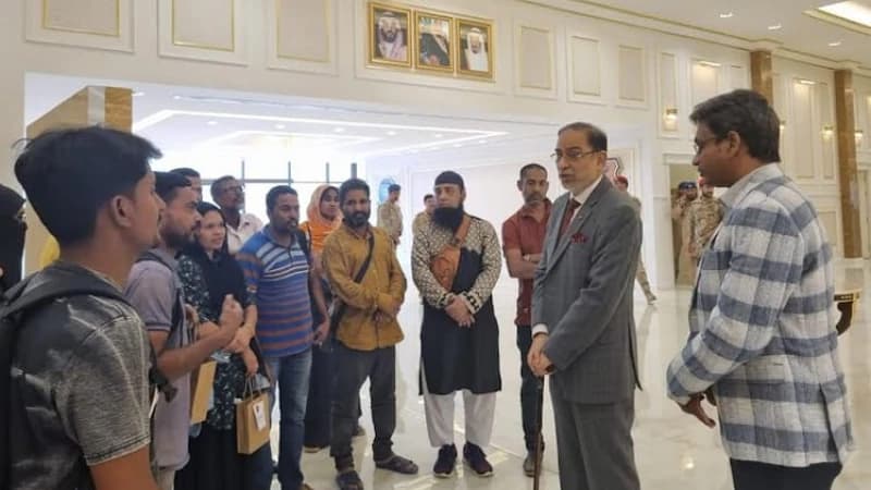 যুদ্ধকবলিত সুদান থেকে ৭০ বাংলাদেশী জেদ্দা পৌঁছেছে যুদ্ধকবলিত সুদান থেকে ৭০ বাংলাদেশী জেদ্দা পৌঁছেছে